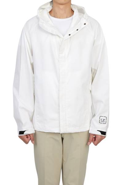 씨피컴퍼니(CP COMPANY) 메트로폴리스 로고 남자 후드 자켓 14CMOW018A 006450A 101