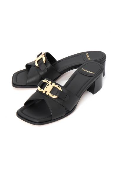 페라가모(FERRAGAMO) 간치니 여성 슬리퍼 (발볼 C) LORELIE NERO 0770428