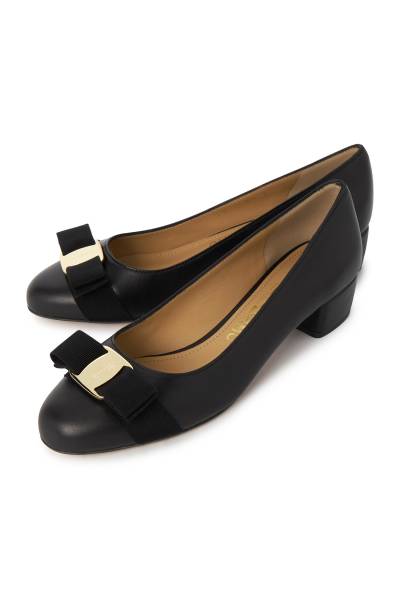 페라가모(FERRAGAMO) 바라 보우 여성 펌프스 (발볼 C) VARA SOFT NERO 0775750
