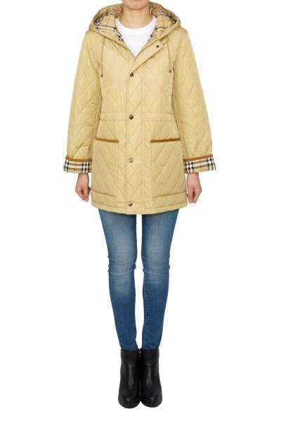 버버리(BURBERRY) 여성 퀼팅 패딩 점퍼 8105108
