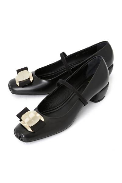 페라가모(FERRAGAMO) 뉴 바라 여성 펌프스 ZINA 40 0785331